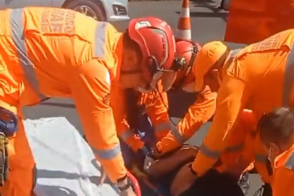 Criança é atropelada por motociclista inabilitado no centro de Uberlândia
