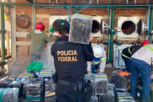 Polícia Federal de Uberlândia incinera mais de 3 toneladas de drogas apreendidas