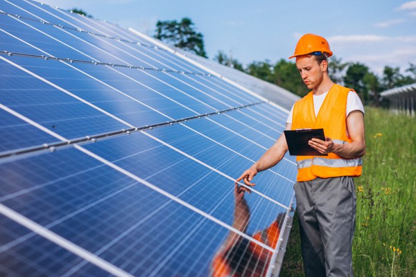 Encontro em Uberlândia vai reunir integrantes da cadeia produtiva de energia fotovoltaica